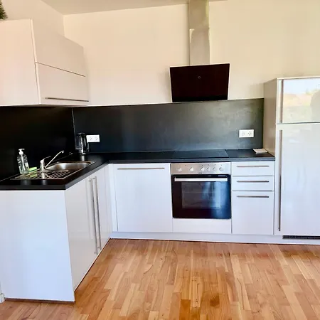 Spacious With Free Parking Near Vienna * Gerasdorf bei Wien