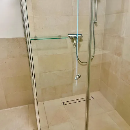 Spacious With Free Parking Near Vienna Apartament Gerasdorf bei Wien